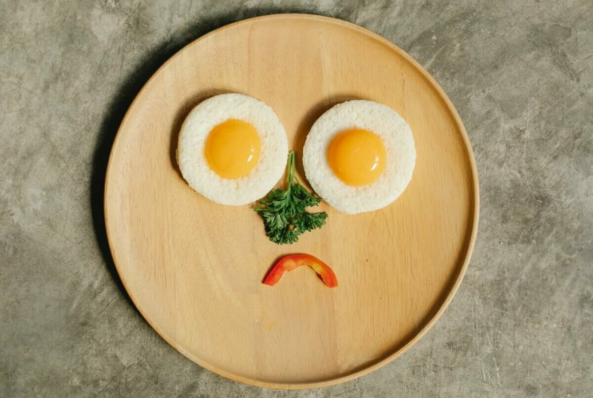 Food on plate forming a sad face. Image credit: Klaus Nielsen